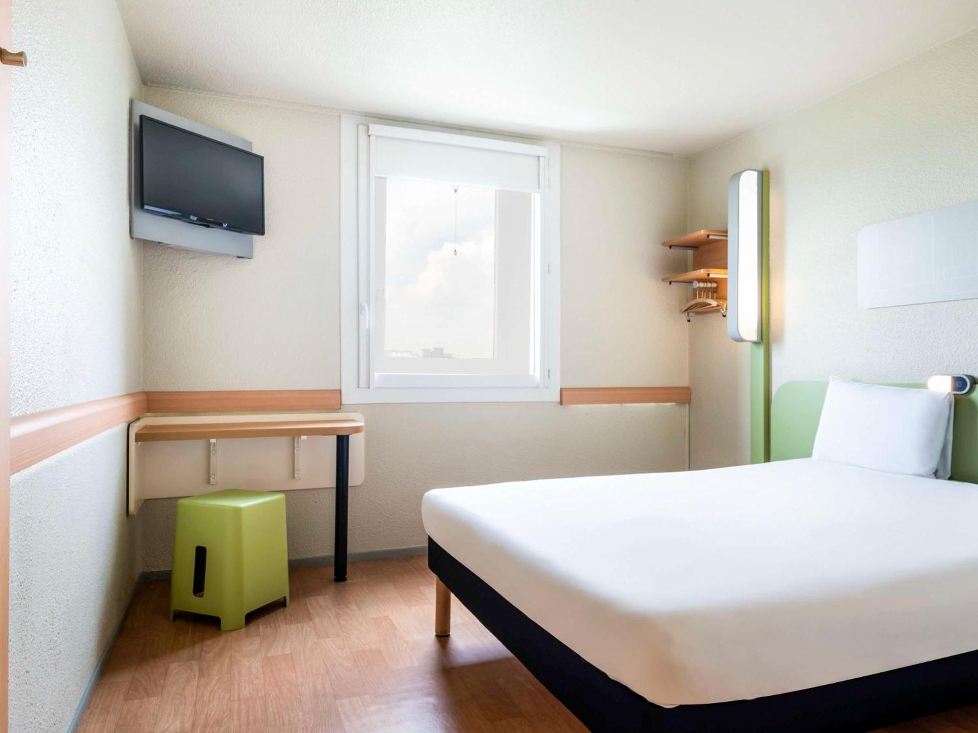 Ibis Budget Paris Porte De Bercy Charenton-le-Pont Esterno foto