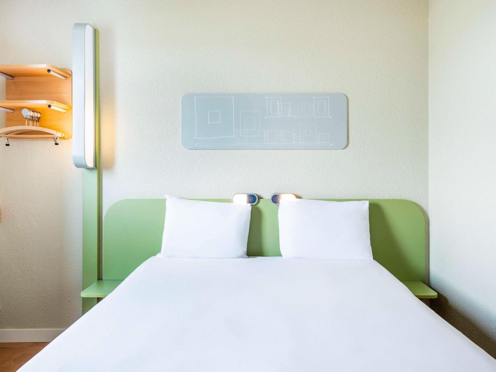 Ibis Budget Paris Porte De Bercy Charenton-le-Pont Esterno foto
