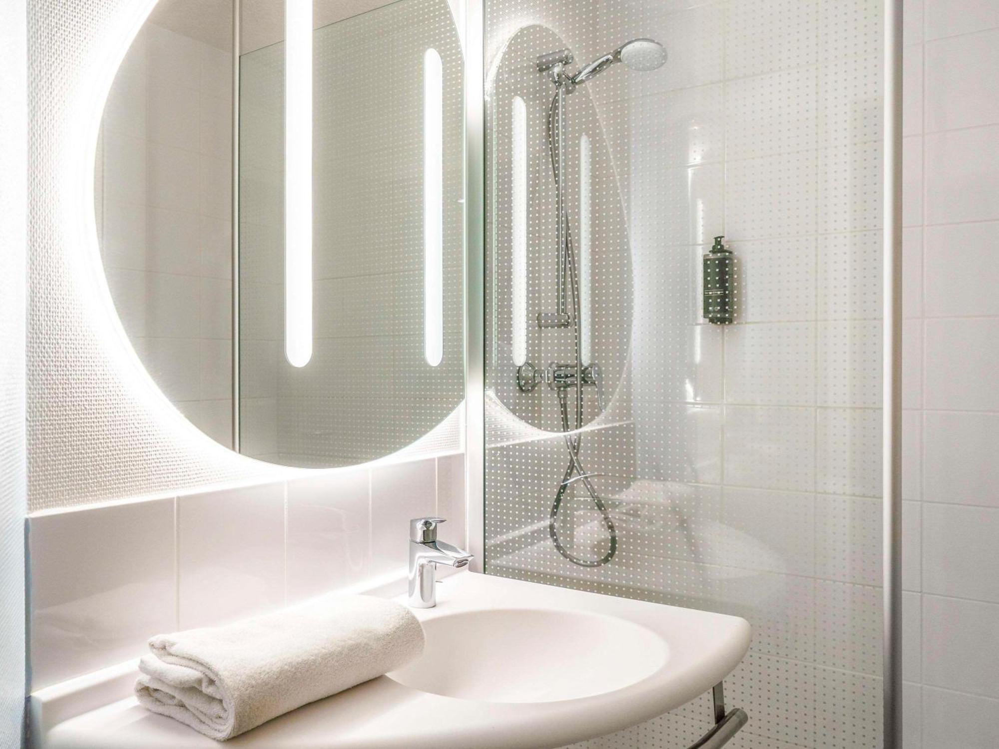 Ibis Budget Paris Porte De Bercy Charenton-le-Pont Esterno foto