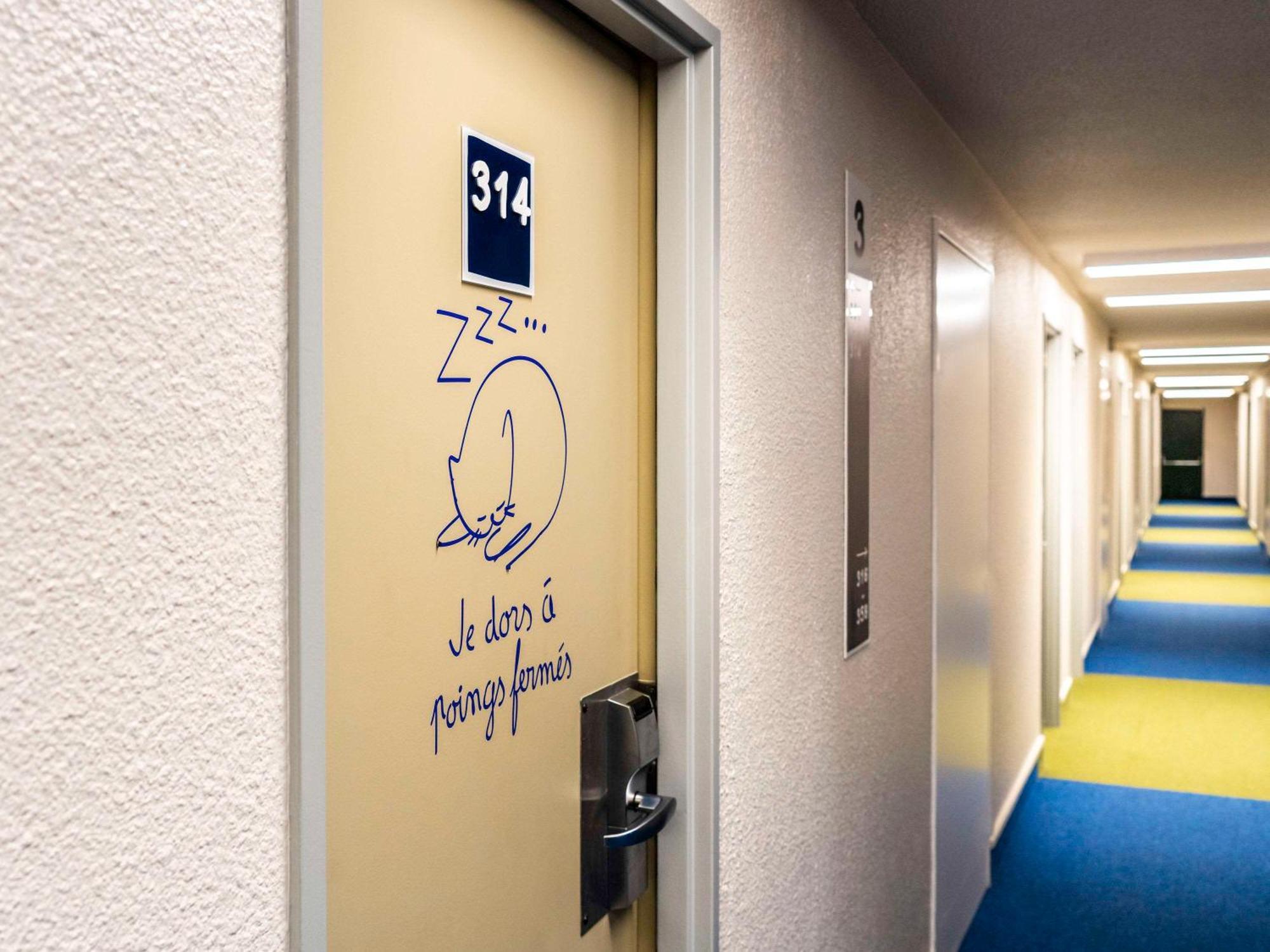 Ibis Budget Paris Porte De Bercy Charenton-le-Pont Esterno foto