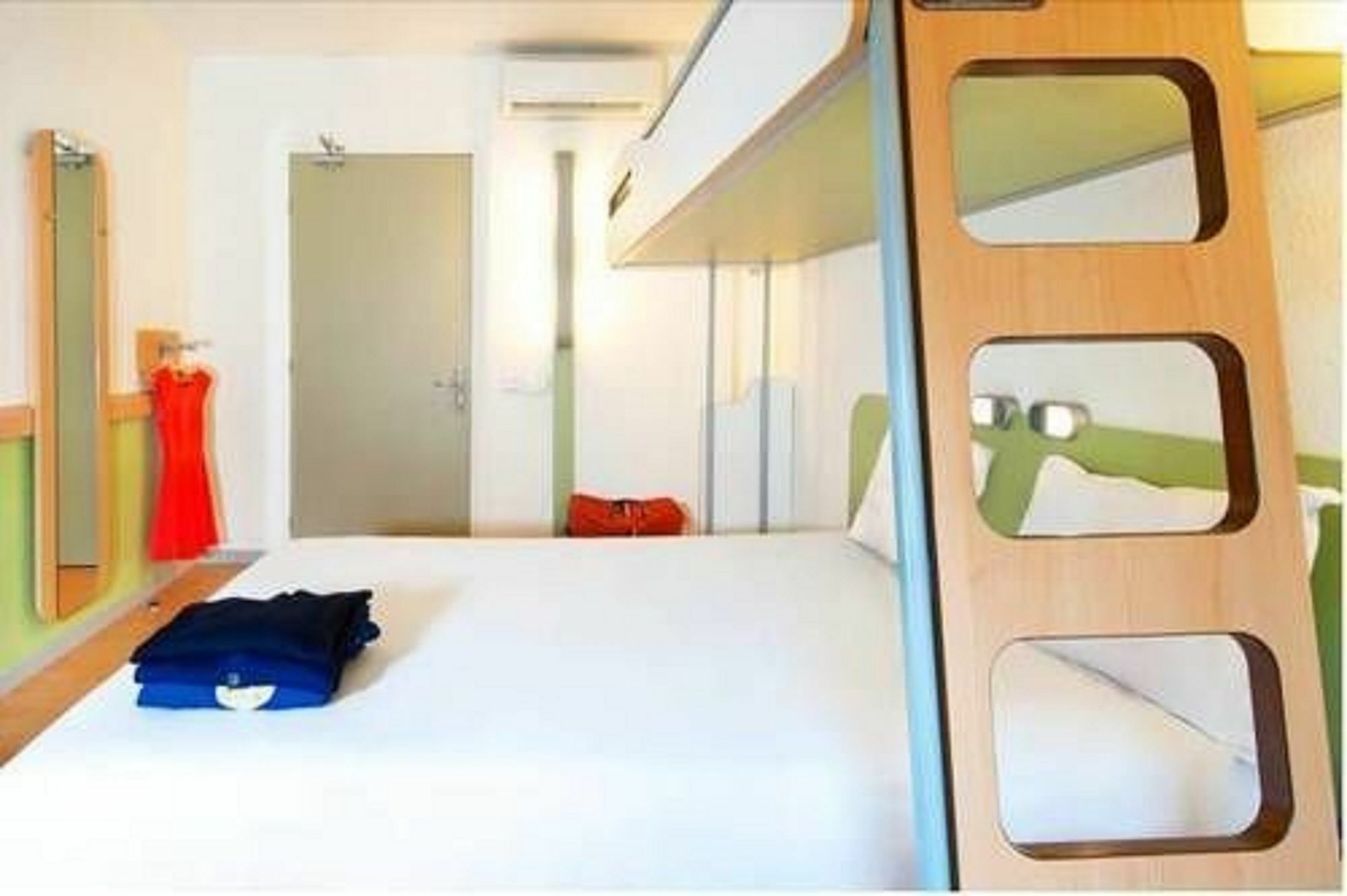 Ibis Budget Paris Porte De Bercy Charenton-le-Pont Esterno foto