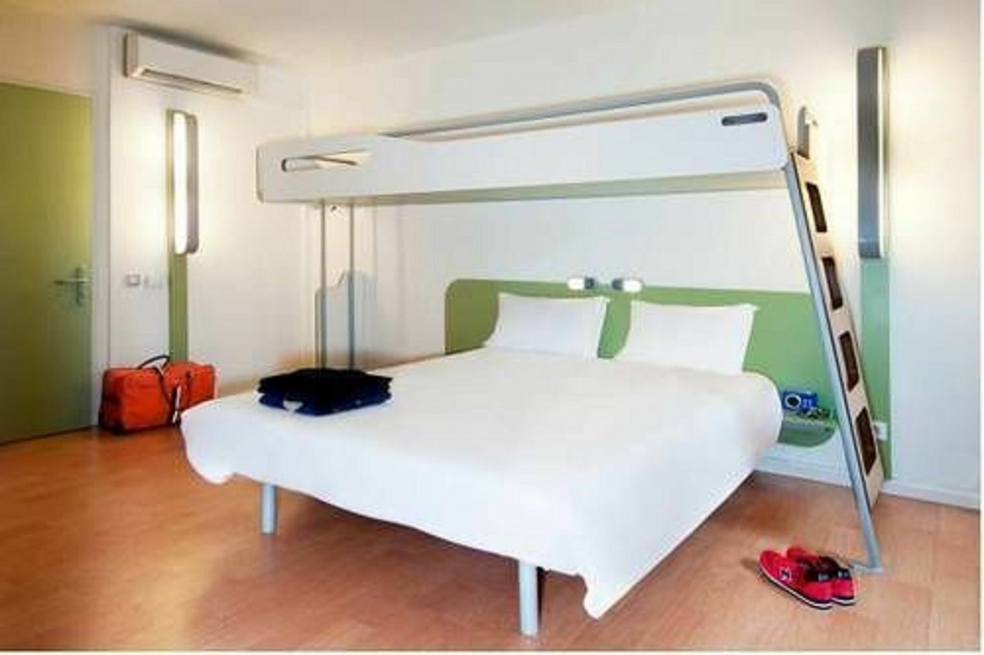 Ibis Budget Paris Porte De Bercy Charenton-le-Pont Esterno foto